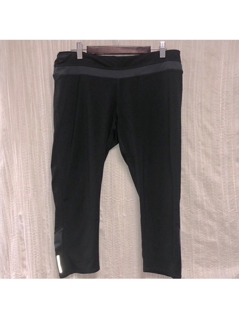 L.L. Bean M Black Gray Crop Mesh Workout Leggings